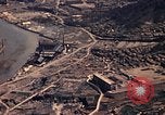 Immagine di Copertura aerea Nagasaki Giappone, 1946, secondo 25 filmato di repertorio 65675070558