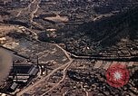 Immagine di Copertura aerea Nagasaki Giappone, 1946, secondo 28 filmato di repertorio 65675070558