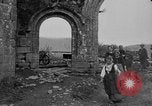 Image français les femmes et les enfants des agriculteurs au cours Première Guerre Mondiale France, 1917, de la seconde 21 séquences d'archives historiques vidéo 65675070585