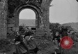 Image français les femmes et les enfants des agriculteurs au cours Première Guerre Mondiale France, 1917, de la seconde 25 séquences d'archives historiques vidéo 65675070585