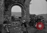 Image français les femmes et les enfants des agriculteurs au cours Première Guerre Mondiale France, 1917, de la seconde 26 séquences d'archives historiques vidéo 65675070585