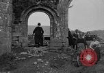 Image français les femmes et les enfants des agriculteurs au cours Première Guerre Mondiale France, 1917, de la seconde 39 séquences d'archives historiques vidéo 65675070585