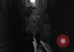 Image bidonville Paris France, 1917, de la seconde 62 séquences d'archives historiques vidéo 65675070589