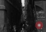 Image bidonville Paris France, 1917, de la seconde 22 séquences d'archives historiques vidéo 65675070590