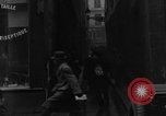 Image bidonville Paris France, 1917, de la seconde 54 séquences d'archives historiques vidéo 65675070590