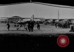 Image Eddie Rickenbacker Paris France, 1917, de la seconde 10 séquences d'archives historiques vidéo 65675070593