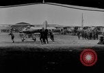 Image Eddie Rickenbacker Paris France, 1917, de la seconde 11 séquences d'archives historiques vidéo 65675070593
