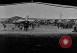 Image Eddie Rickenbacker Paris France, 1917, de la seconde 13 séquences d'archives historiques vidéo 65675070593