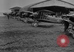 Image Eddie Rickenbacker Paris France, 1917, de la seconde 17 séquences d'archives historiques vidéo 65675070593