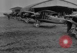 Image Eddie Rickenbacker Paris France, 1917, de la seconde 18 séquences d'archives historiques vidéo 65675070593