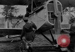 Image Eddie Rickenbacker Paris France, 1917, de la seconde 29 séquences d'archives historiques vidéo 65675070593