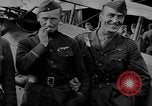 Image Eddie Rickenbacker Paris France, 1917, de la seconde 36 séquences d'archives historiques vidéo 65675070593