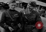 Image Eddie Rickenbacker Paris France, 1917, de la seconde 37 séquences d'archives historiques vidéo 65675070593