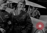 Image Eddie Rickenbacker Paris France, 1917, de la seconde 41 séquences d'archives historiques vidéo 65675070593