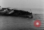 Standbild österreichisch-ungarischen Linienschiff SMS Szent István ist torpediert Adria, 1918, aus Sekunde 3 historischem Filmmaterial Videoclip 65675070596