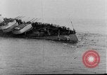 Standbild österreichisch-ungarischen Linienschiff SMS Szent István ist torpediert Adria, 1918, aus Sekunde 5 historischem Filmmaterial Videoclip 65675070596
