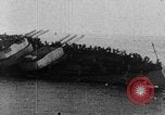Standbild österreichisch-ungarischen Linienschiff SMS Szent István ist torpediert Adria, 1918, aus Sekunde 21 historischem Filmmaterial Videoclip 65675070596