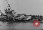 Standbild österreichisch-ungarischen Linienschiff SMS Szent István ist torpediert Adria, 1918, aus Sekunde 24 historischem Filmmaterial Videoclip 65675070596