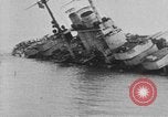 Standbild österreichisch-ungarischen Linienschiff SMS Szent István ist torpediert Adria, 1918, aus Sekunde 31 historischem Filmmaterial Videoclip 65675070596