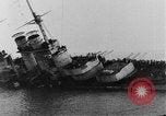 Standbild österreichisch-ungarischen Linienschiff SMS Szent István ist torpediert Adria, 1918, aus Sekunde 37 historischem Filmmaterial Videoclip 65675070596