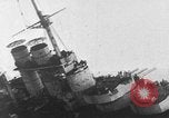 Standbild österreichisch-ungarischen Linienschiff SMS Szent István ist torpediert Adria, 1918, aus Sekunde 45 historischem Filmmaterial Videoclip 65675070596