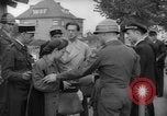 Immagine di Esame dei documenti Wiesbaden Germania, 1946, secondo 10 filmato di repertorio 65675070610