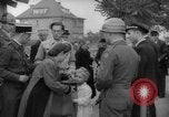 Immagine di Esame dei documenti Wiesbaden Germania, 1946, secondo 11 filmato di repertorio 65675070610