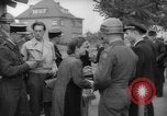 Immagine di Esame dei documenti Wiesbaden Germania, 1946, secondo 12 filmato di repertorio 65675070610