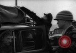 Immagine di Esame dei documenti Wiesbaden Germania, 1946, secondo 34 filmato di repertorio 65675070610