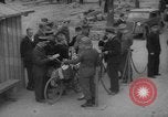 Immagine di Esame dei documenti Wiesbaden Germania, 1946, secondo 38 filmato di repertorio 65675070610