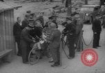 Immagine di Esame dei documenti Wiesbaden Germania, 1946, secondo 39 filmato di repertorio 65675070610
