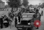 Immagine di Esame dei documenti Wiesbaden Germania, 1946, secondo 54 filmato di repertorio 65675070610