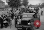 Immagine di Esame dei documenti Wiesbaden Germania, 1946, secondo 56 filmato di repertorio 65675070610