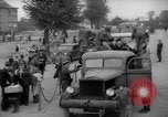 Immagine di Esame dei documenti Wiesbaden Germania, 1946, secondo 57 filmato di repertorio 65675070610