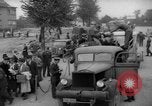 Immagine di Esame dei documenti Wiesbaden Germania, 1946, secondo 61 filmato di repertorio 65675070610