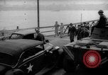 Immagine di Esame dei documenti Wiesbaden Germania, 1946, secondo 32 filmato di repertorio 65675070611