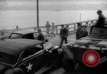 Immagine di Esame dei documenti Wiesbaden Germania, 1946, secondo 33 filmato di repertorio 65675070611