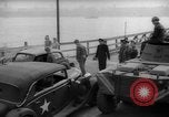 Immagine di Esame dei documenti Wiesbaden Germania, 1946, secondo 35 filmato di repertorio 65675070611