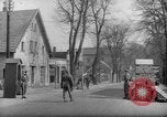 Immagine di British guardie militari La città di Bad Oeynhausen Germania, 1946, secondo 9 filmato di repertorio 65675070616