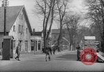 Immagine di British guardie militari La città di Bad Oeynhausen Germania, 1946, secondo 11 filmato di repertorio 65675070616