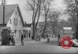 Immagine di British guardie militari La città di Bad Oeynhausen Germania, 1946, secondo 18 filmato di repertorio 65675070616