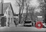 Immagine di British guardie militari La città di Bad Oeynhausen Germania, 1946, secondo 30 filmato di repertorio 65675070616