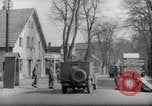 Immagine di British guardie militari La città di Bad Oeynhausen Germania, 1946, secondo 35 filmato di repertorio 65675070616