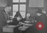Immagine di Civili tedesco Germania, 1946, secondo 50 filmato di repertorio 65675070623
