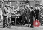 Immagine di Tedeschi a Monaco durante l'occupazione Monaco Germania, 1946, secondo 1 filmato di repertorio 65675070624