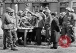 Immagine di Tedeschi a Monaco durante l'occupazione Monaco Germania, 1946, secondo 4 filmato di repertorio 65675070624