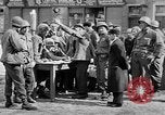 Immagine di Tedeschi a Monaco durante l'occupazione Monaco Germania, 1946, secondo 5 filmato di repertorio 65675070624