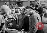 Immagine di Tedeschi a Monaco durante l'occupazione Monaco Germania, 1946, secondo 7 filmato di repertorio 65675070624