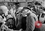 Immagine di Tedeschi a Monaco durante l'occupazione Monaco Germania, 1946, secondo 9 filmato di repertorio 65675070624