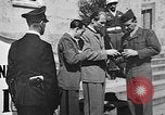 Immagine di Tedeschi a Monaco durante l'occupazione Monaco Germania, 1946, secondo 38 filmato di repertorio 65675070624